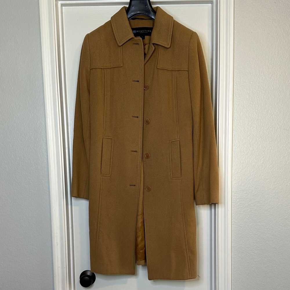Kenneth Cole Camel Trench Coat. Size 6.